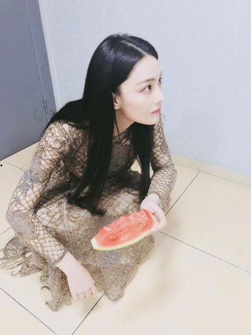 侯梦莎吃瓜,揭秘娱乐圈幕后故事