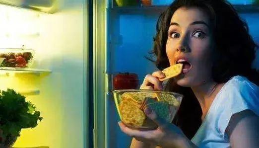 吃饭饿了睡觉吃瓜视频,饿了吃饭，困了睡觉，闲了吃瓜，乐享人生