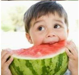 吃瓜小孩情侣图片大全,吃瓜小孩情侣萌态大盘点