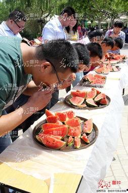 山东潍坊吃瓜椅子,吃瓜椅子，夏日纳凉新风尚